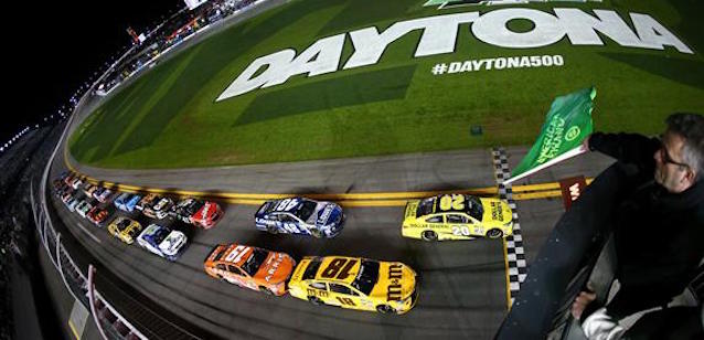 Daytona, duel: OK Busch ed Earnhardt
