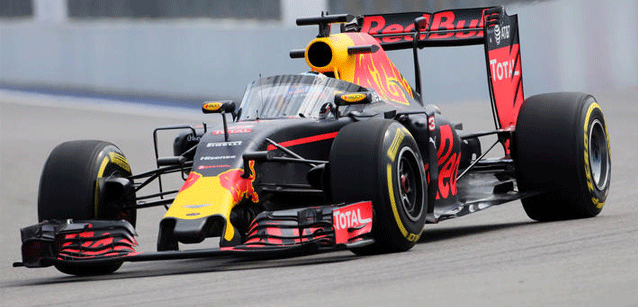 Ricciardo promuove l'Halo' Red Bull