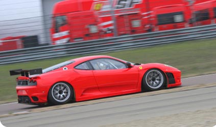 CR Scuderia a Fiorano testa la nuova Ferrari 430