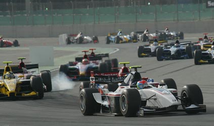 GP2 Asia - Dubai - Gara 1<br>Grosjean domina, Filippi 5°