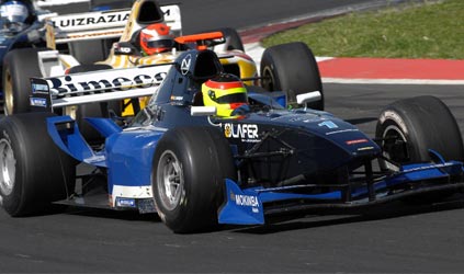 Vallelunga, gara 2: Roldan Rodriguez tiene in alto GP Racing