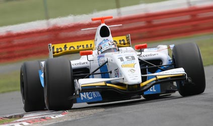 Silverstone, gara 1: Salvador Duran vince di rimonta