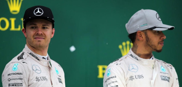 Hamilton stuzzica Rosberg<br />"Tra 10 anni nel mio libro..."