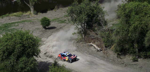 Dakar – 2° tappa <br />Loeb guida la doppietta Peugeot