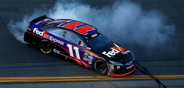 Daytona, gara: Hamlin al photo-finish