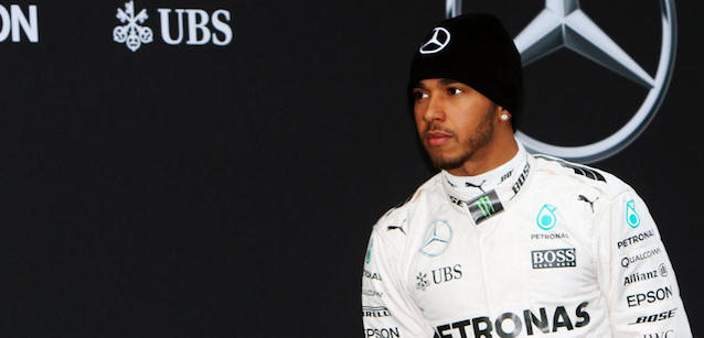 Hamilton: "Auto pi&ugrave; pesanti? Ridicolo"