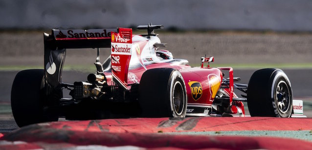 Test a Montmel&ograve; - 7° turno<br />Raikkonen ultrasoft, squalo Mercedes