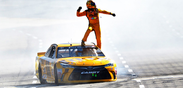 Martinsville, gara: Kyle Busch di forza