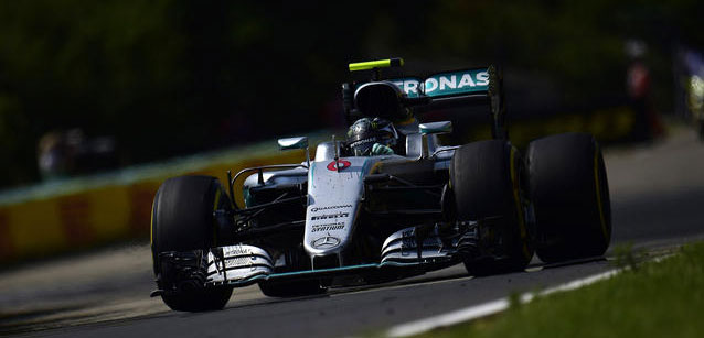 Hockenheim - Libere 1<br />Le Mercedes volano nel primo settore