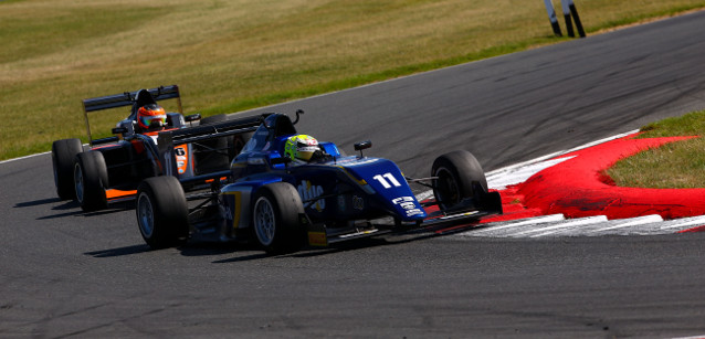 Snetterton, gare<br />Collard e Leist per la volata