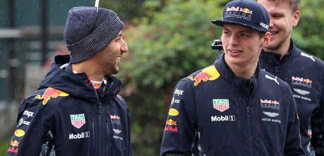 Ricciardo: «Verstappen &egrave; testardo,<br />non ascolta mai i piloti pi&ugrave; anziani»