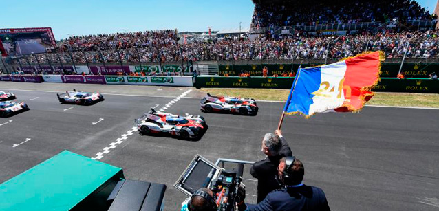 Le Mans - 1. Ora<br />&Egrave; subito lotta tra Toyota e Porsche