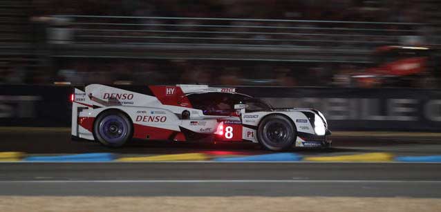 Le Mans - Dopo 8 ore<br />Guai per Buemi, Porsche seconda