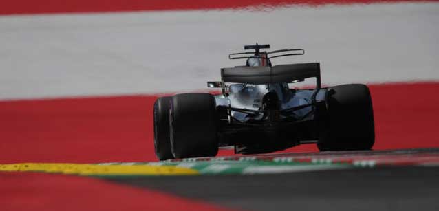 Spielberg - Libere 2<br />Hamilton-Vettel, la sfida infinita