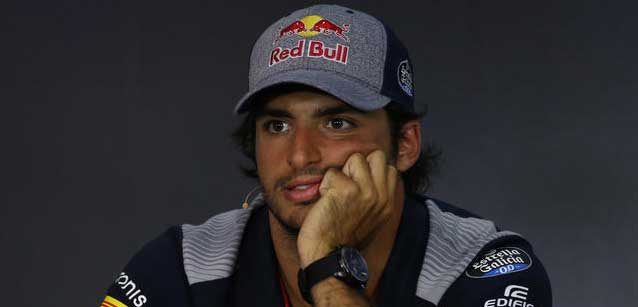 Sainz: "No a un quarto anno in Toro"<br />Horner e Tost: "Non te ne andrai"