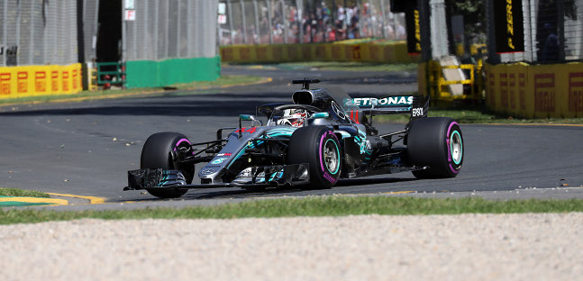 Melbourne - Libere 1<br />Hamilton parte forte con la Mercedes