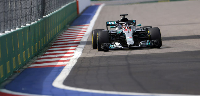 Sochi - Libere 2<br />Hamilton e la Mercedes volano