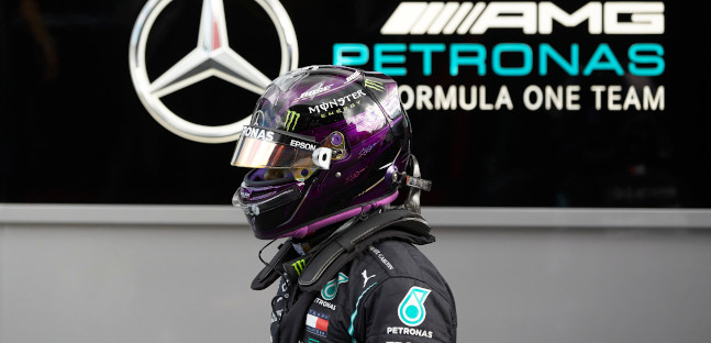 Hamilton-Mercedes coppia felice,<br />ma il rinnovo si fa ancora attendere