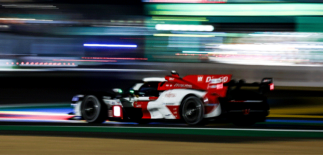 Le Mans - Ore 3.00<br />Battaglia tra Toyota e Ferrari