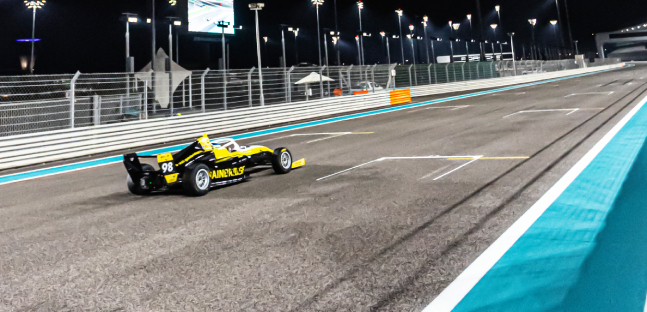 Yas Marina, gara 1<br />Wheldon domina, Daryanani spera