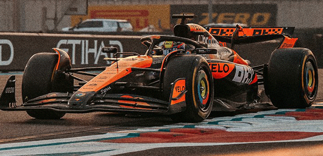 Yas Marina - Libere 2<br />McLaren domina con Norris-Piastri