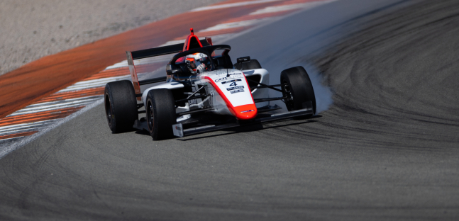 Valencia, gara 1<br />Il team Drivex vince con Cota<br />In testa classifica congelata