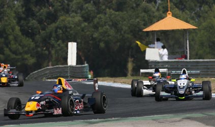 Estoril, gara 1: Ricciardo si prende la vittoria, Merhi spettacolare