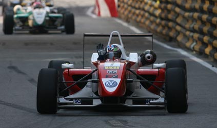 Macao, gara di qualifica: Mortara è primo, Van Dam KO