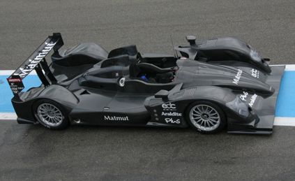 Lapierre e Panis portano al debutto la Oreca 01