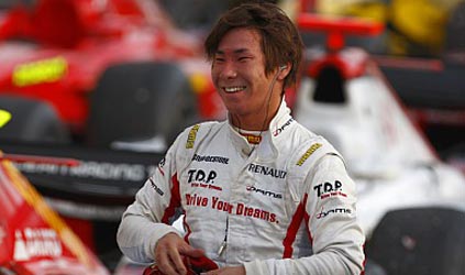 Le iniziative di Italiaracing<br>Momo vi regala il sottotuta<br>di Kobayashi, campione GP2 Asia