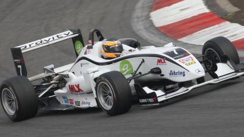 Nurburgring, libere 1-2: tripletta Mucke, ok Prema