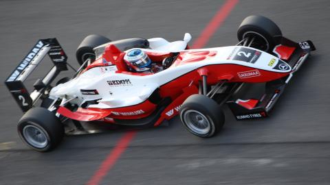 Brands Hatch, qualifica:<br> Bottas in pole, Bianchi sbatte