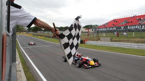 Brands Hatch, gara 1: Maki regola Bottas