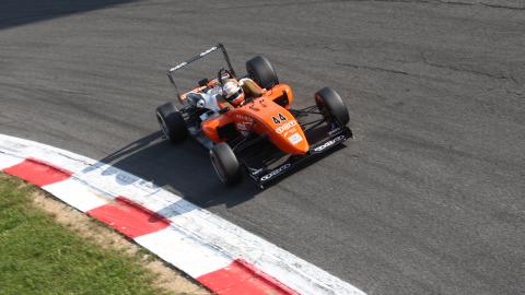 Monza, qualifica: la pole non sfugge a Zampieri