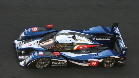 Le Mans – Dopo 14 ore<br> Peugeot passa al comando