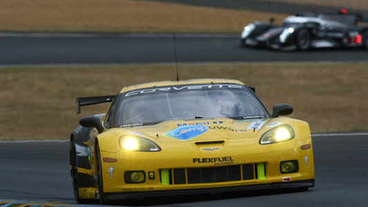 Le Mans - Dopo 17 ore<br>Corvette contro Porsche e quarta safety car 