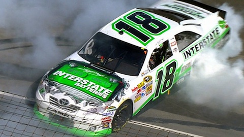 Michigan, gara: Kyle Busch batte Johnson