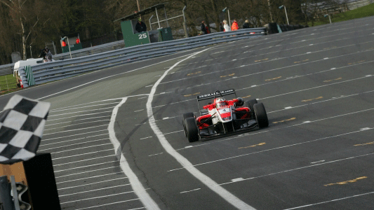 Oulton Park, gara 3: Serralles fa felice la Fortec