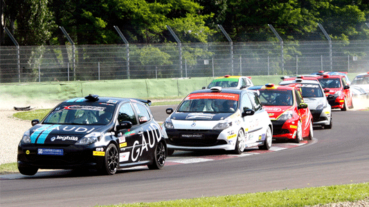 Imola, gara 1: Comini sempre lui