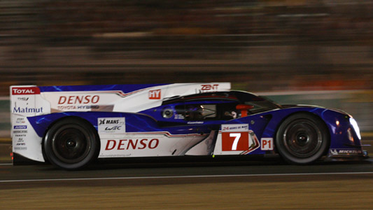 24 Ore Le Mans - Ore 02<br>La Toyota getta la spugna 