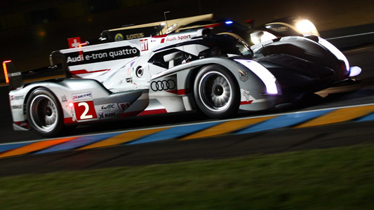 24 Ore Le Mans - Ore 03<br>Kristensen all'attacco a met&agrave; gara 