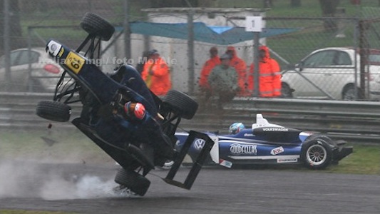 Monza, gara 2: Wehrlein nel diluvio