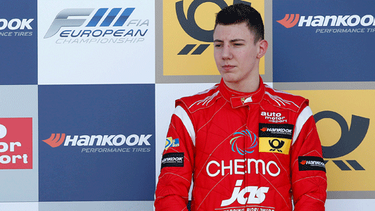 Silverstone - Gara 3<br>Terza vittoria per Marciello