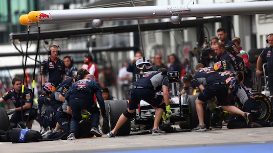 Nuove restrizioni in pit-lane<br>Red Bull cambia procedure