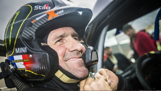 Dakar - 10° Tappa<br>Peterhansel accorcia, Sainz si ritira