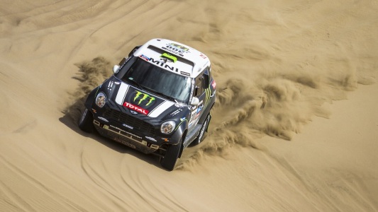 Dakar – Gli ordini della Mini fanno scalpore<br>Peterhansel pronto a passare in Peugeot?