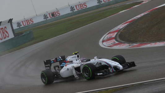 Bottas da record con la pioggia