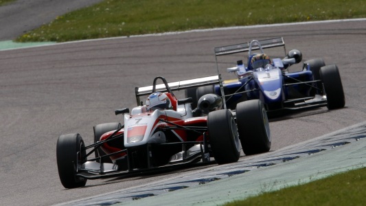 Rockingham, gare: Cao guida la classifica