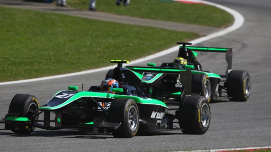 Silverstone, gara 2: Status fa doppietta