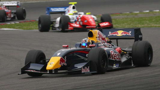 Nurburg - Gara 1<br>Doppietta spagnola con Sainz e Merhi